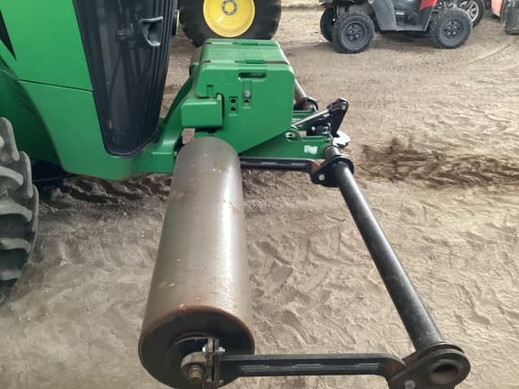 Image of John Deere 8310R equipment image 3