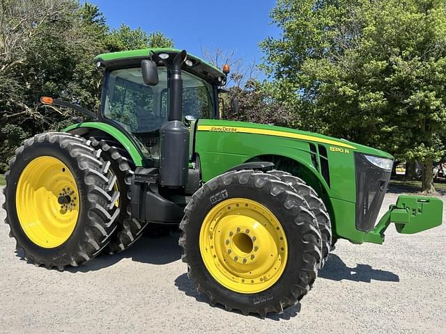 Image of John Deere 8310R equipment image 1