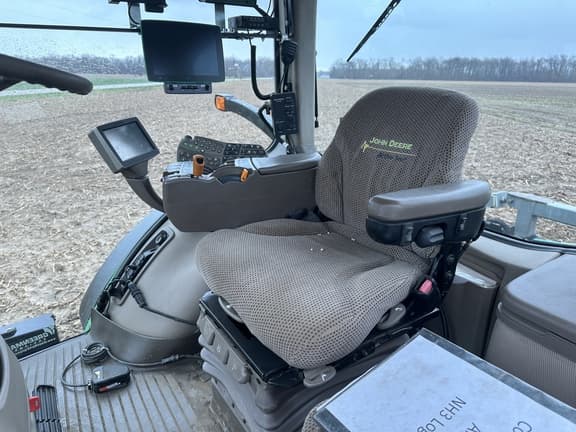 Image of John Deere 8310R equipment image 4