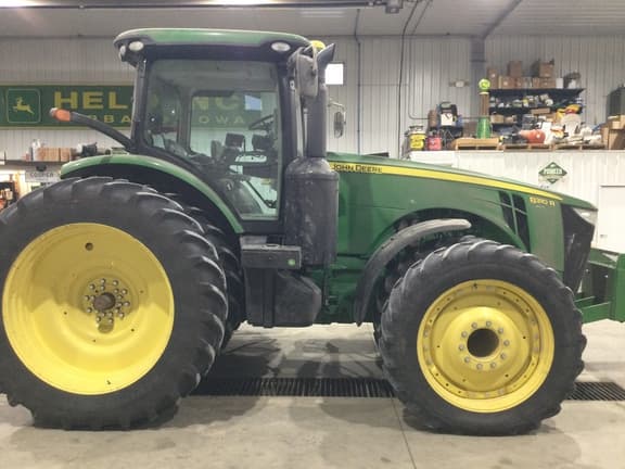 Image of John Deere 8310R equipment image 3