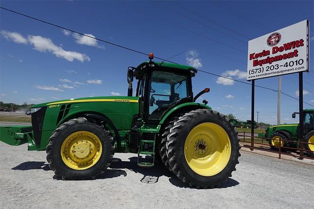 Image of John Deere 8310R equipment image 2