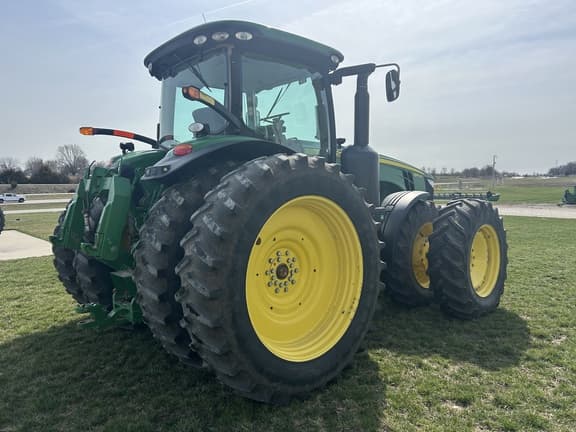 Image of John Deere 8310R equipment image 4