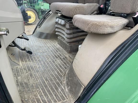 Image of John Deere 8310R equipment image 2