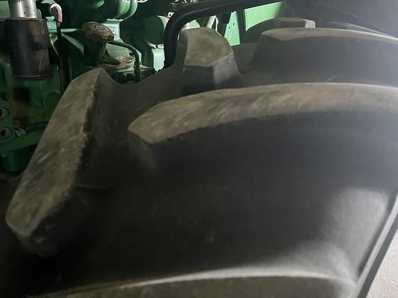 Image of John Deere 8310R equipment image 4