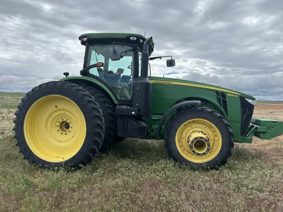 Image of John Deere 8310R equipment image 1