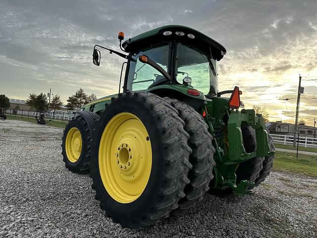 Image of John Deere 8310R equipment image 4