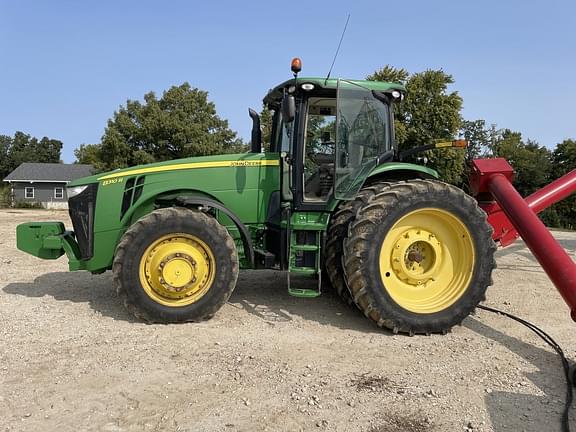 Image of John Deere 8310R equipment image 3