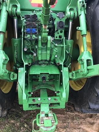 Image of John Deere 8310R equipment image 3