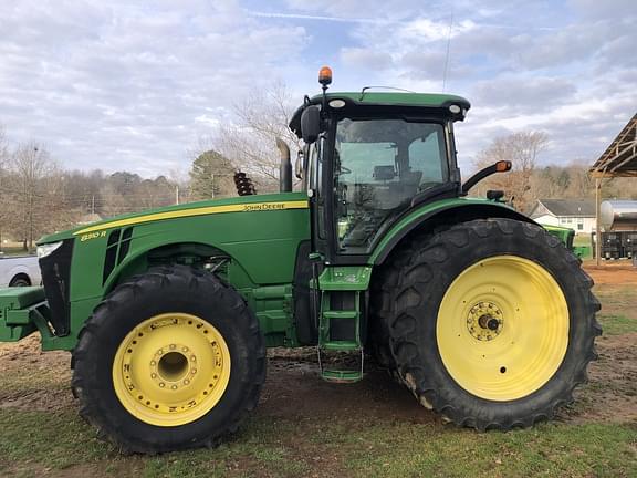 Image of John Deere 8310R equipment image 2