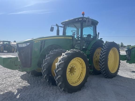 Image of John Deere 8310R equipment image 4