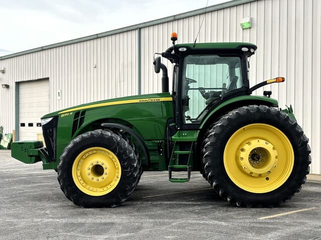Image of John Deere 8310R equipment image 4