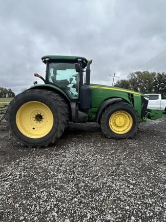 Image of John Deere 8335R equipment image 1