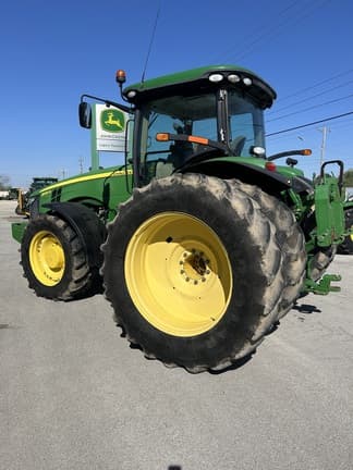 Image of John Deere 8335R equipment image 3