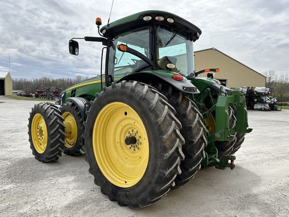 Image of John Deere 8335R equipment image 4