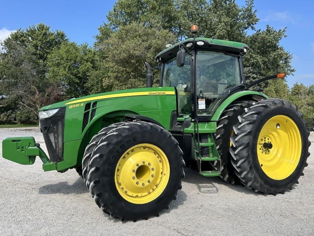 2013 John Deere 8335R Equipment Image0