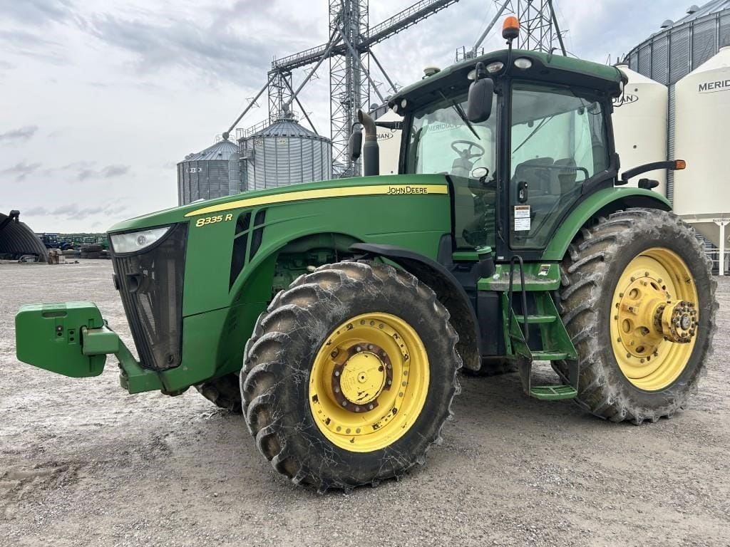 2013 John Deere 8335R Equipment Image0