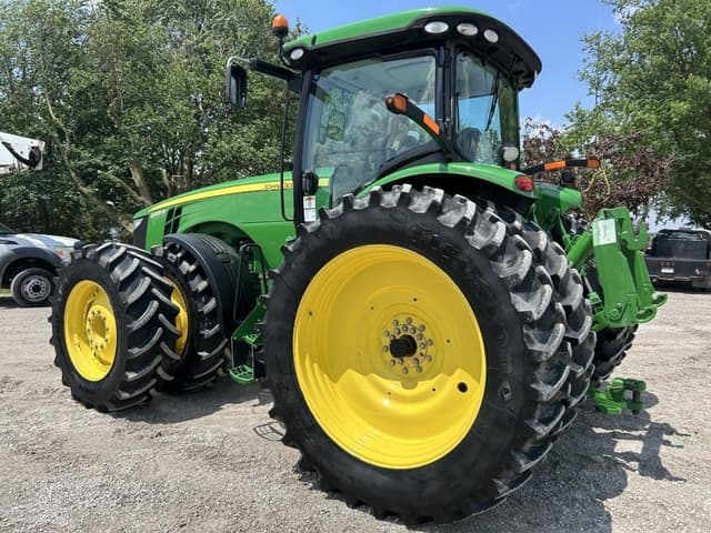 Image of John Deere 8335R equipment image 4