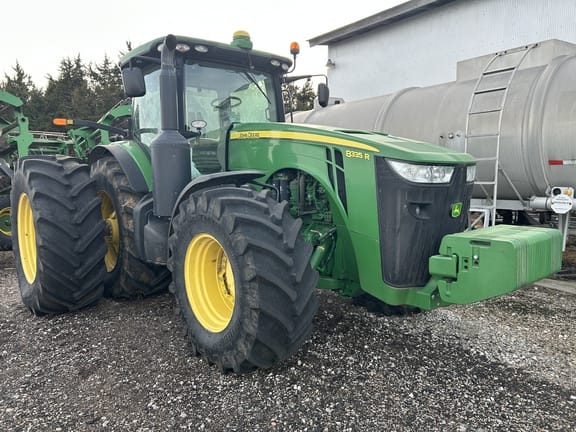 2013 John Deere 8335R Equipment Image0