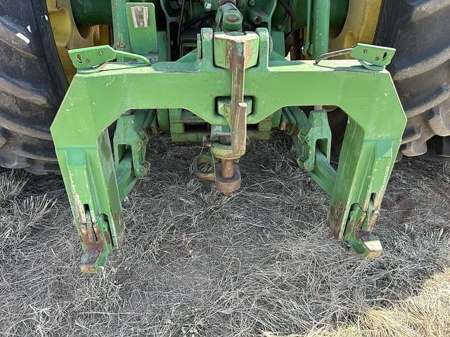 Image of John Deere 8335R equipment image 4