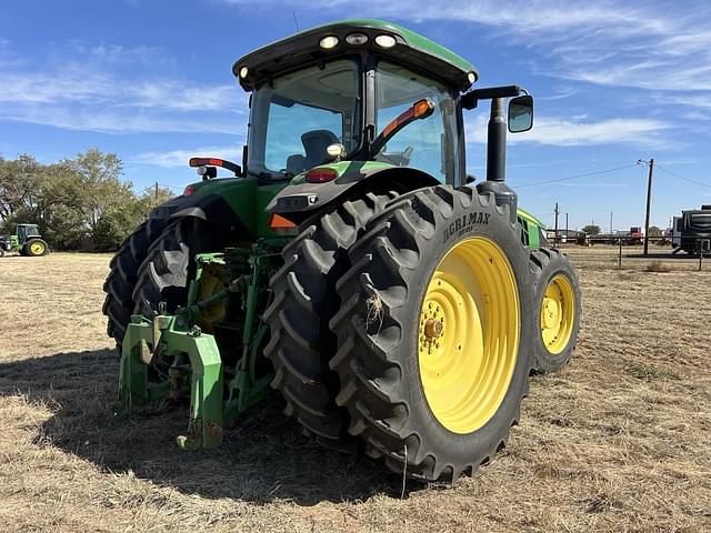 Image of John Deere 8335R equipment image 2