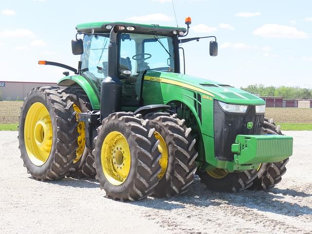 Image of John Deere 8335R equipment image 2