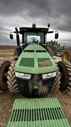 Image of John Deere 8335R equipment image 3