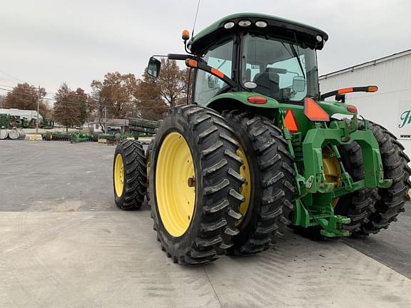 Image of John Deere 8335R equipment image 2