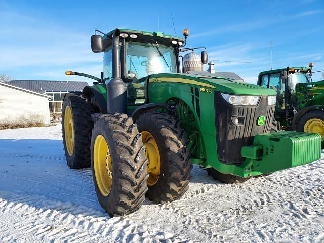 Image of John Deere 8335R equipment image 2