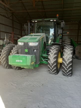 Image of John Deere 8335R equipment image 4