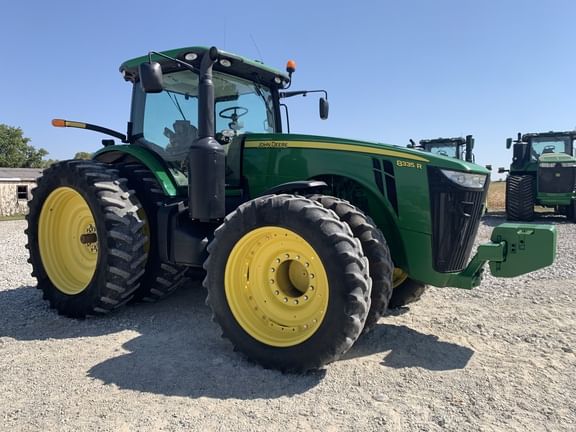 2013 John Deere 8335R Equipment Image0