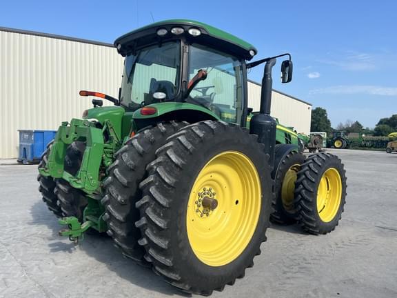 Image of John Deere 8335R equipment image 3