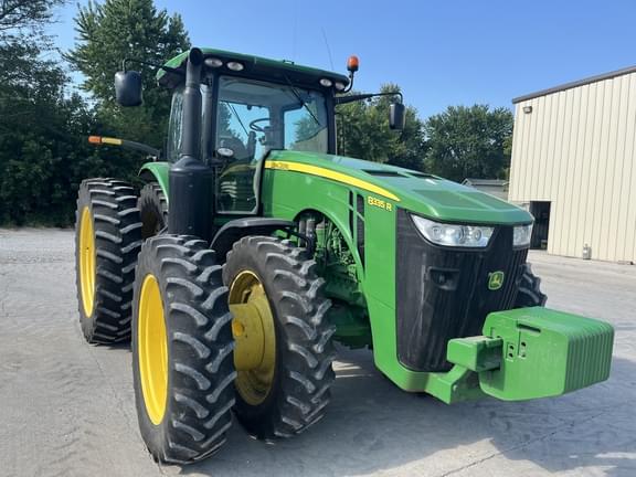 Image of John Deere 8335R equipment image 1
