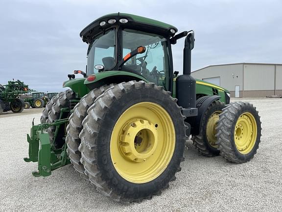 Image of John Deere 8335R equipment image 3