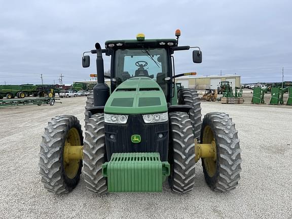 Image of John Deere 8335R equipment image 1