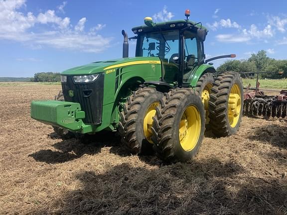 Image of John Deere 8335R equipment image 2