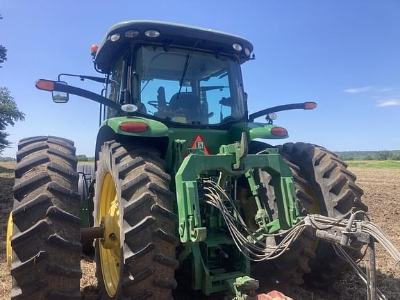 Image of John Deere 8335R equipment image 3