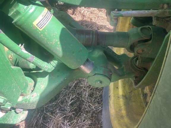 Image of John Deere 8335R equipment image 1