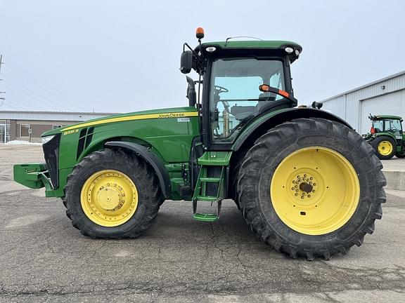 Image of John Deere 8335R equipment image 1