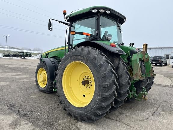 Image of John Deere 8335R equipment image 2