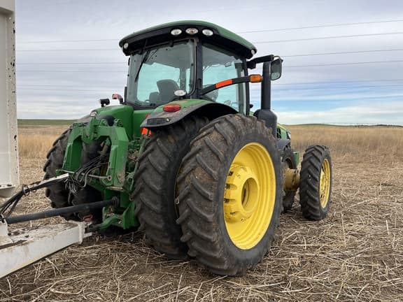 Image of John Deere 8335R equipment image 1