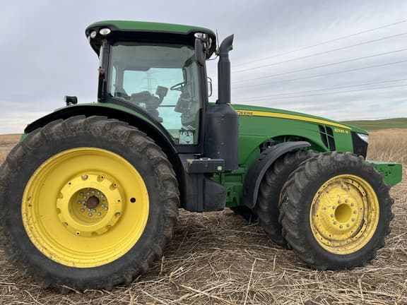 Image of John Deere 8335R equipment image 4