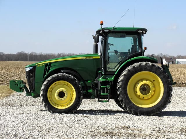 Image of John Deere 8335R equipment image 2