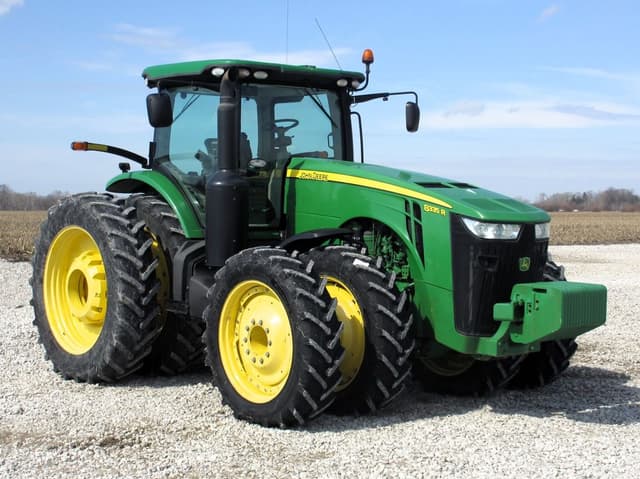 Image of John Deere 8335R equipment image 1