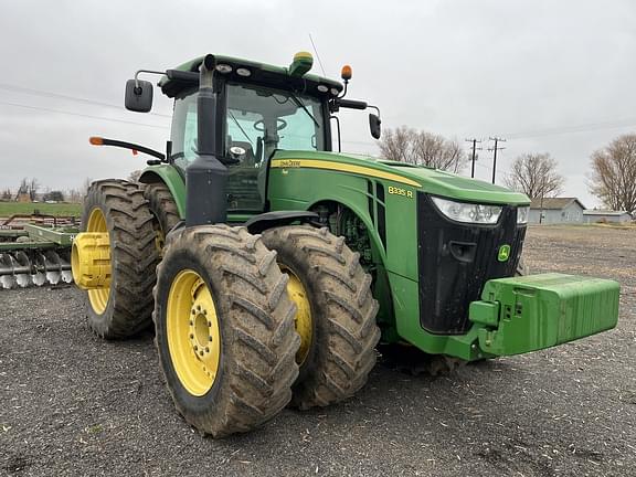 Image of John Deere 8335R equipment image 3