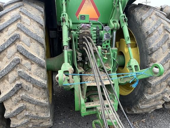 Image of John Deere 8335R equipment image 1