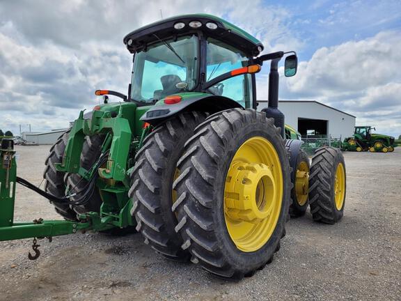 Image of John Deere 8335R equipment image 3