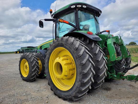 Image of John Deere 8335R equipment image 4