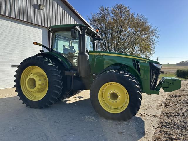 Image of John Deere 8335R equipment image 4