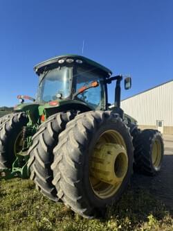Image of John Deere 8335R equipment image 4