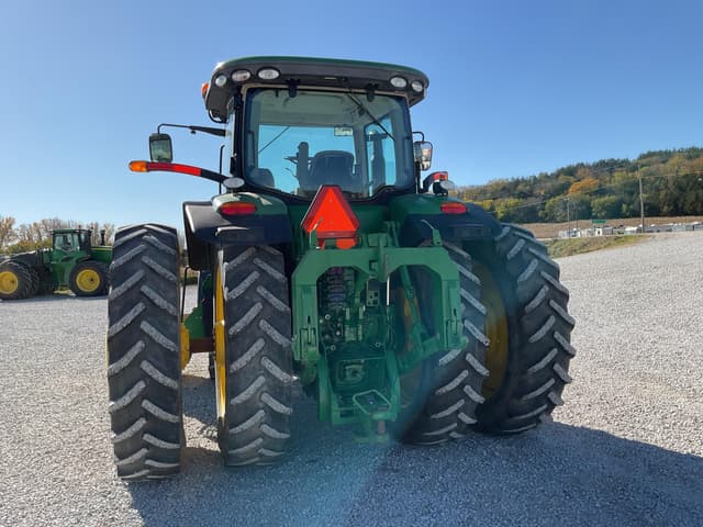 Image of John Deere 8335R equipment image 4
